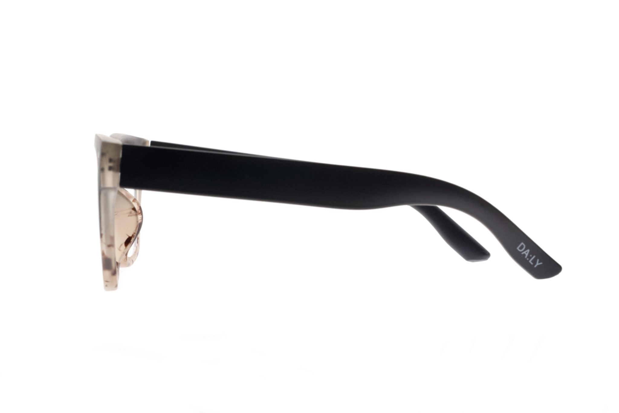 10am Black to Milky Tort image 2